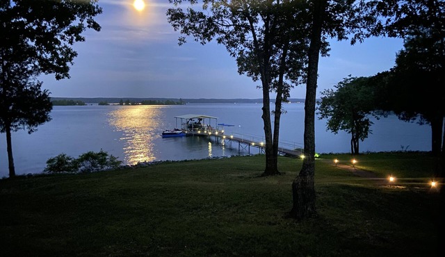 Wonderful Retreat On KY Lake ~ Amazing Views ~ Year Round Water ~ Private Dock