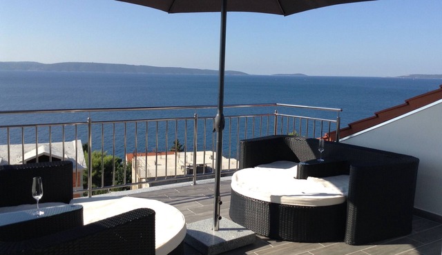 Wonderful sea view and only 200m to the beach - House Ivanka