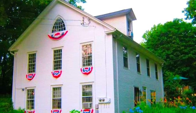 Wonderful Suite In a Charming Bed and Breakfast for a Weekend Getaway near Shenipsit State Forest, Connecticut