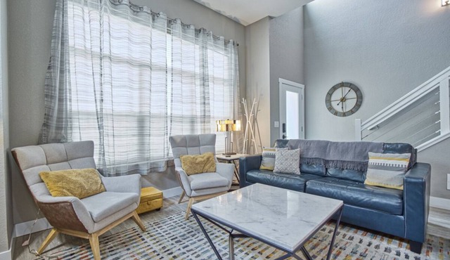 Wonderful Three Bedroom Townhome in Old Town North