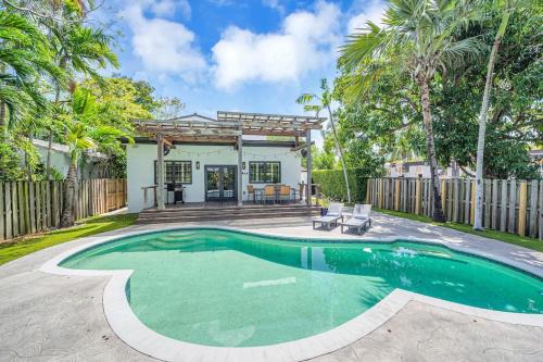 Wonderful Tropical Pool House Miami South Brickell
