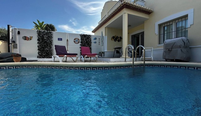 Wonderful vacation home "Casita Buena Vista" modern with its own garden. Pool in El Verger
