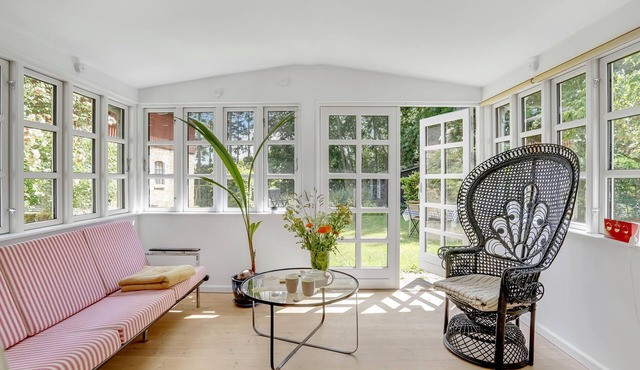 Wonderful vacation home with huge natural plot in idyllic location.