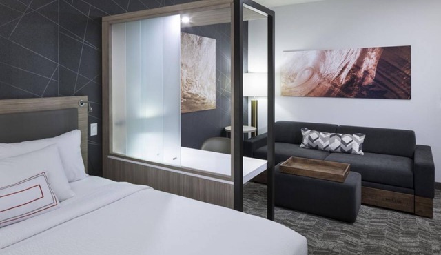 Wonderful Vacation Stay! 4 Modern Suites, Complimentary Buffet Breakfast, Pool
