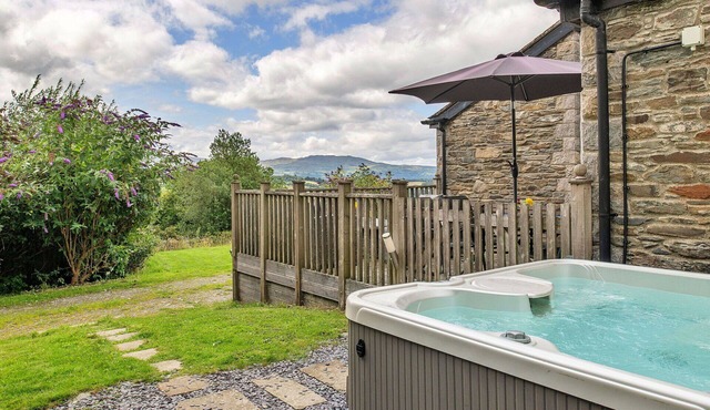 Wonderful villa for 4 people with hot tub, WIFI, terrace and pets allowed