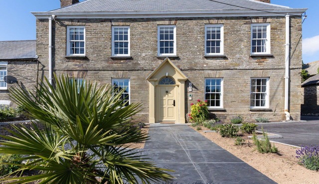 Wonderful villa for 19 guests with hot tub, WIFI, TV, terrace and pets allowed