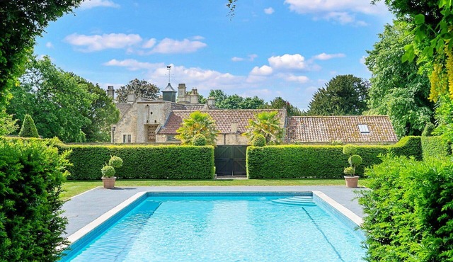 Wonderful villa for 16 people with pool, WIFI