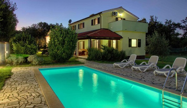 Wonderful villa Fuma with pool near the beach, big kids playground