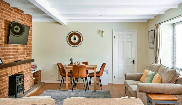 Wonderful villa for 4 guests with WIFI, pool, hot tub, terrace and pets allowed