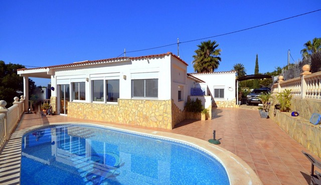 WONDERFUL VILLA WITH POOL, NO STEPS, WIFI, BEACH