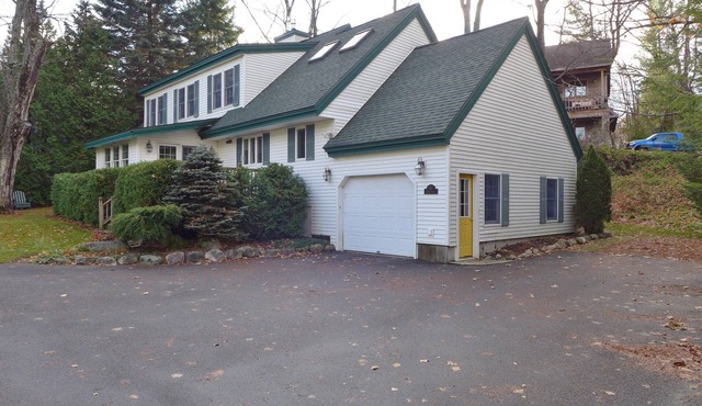 Wonderful Village Home, One Block to Main Street!