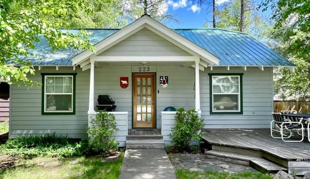 Wonderful West Glacier Basecamp Property