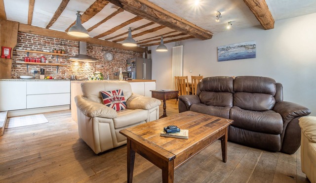 Wonderful wooden beamed 17th century retreat - White Lion Cottage