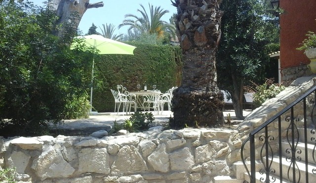 WONDERFULL CHALET , A/A, BBQ, 500 MTR. FROM THE BEACH, LARGE GARDEN, SUNBEDS