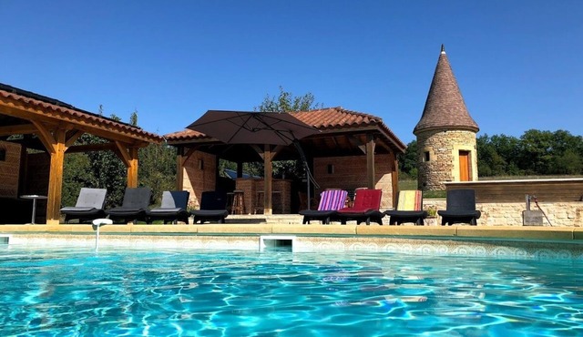 wonderfull house on private grounds with pool and roman hot water bath