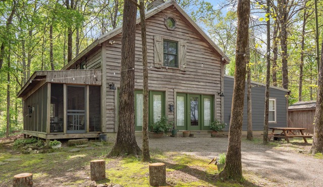 Wonderland Cabin: 3 BR, 2 BA House in Bremen, Sleeps 10