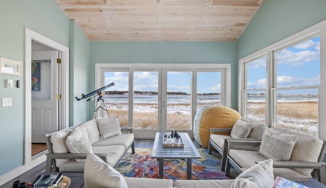 Wonderland on the Water with Exclusive Beach Access