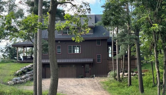 Wonderview - a beautiful lakeside cabin on the Whitefish lake chain