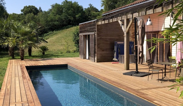 Wood Architect house, greenery, beaches on foot