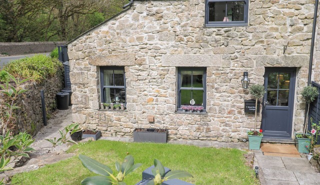 WOOD BROOK COTTAGE, pet friendly, character holiday cottage in Crowan