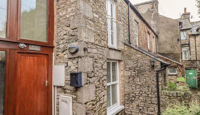 WOOD COTTAGE in Kendal