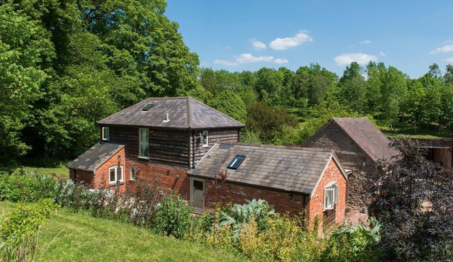 Wood Cottage - Luxury Cottages