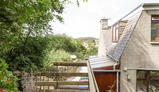 WOOD END, pet friendly, character holiday cottage in Dalbeattie