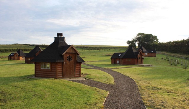 Wood-fired hot tub cabin, enjoy the stars or have a cosy night in