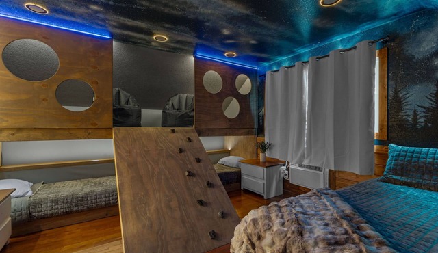 Wood Haven Cabin with a hot tub, fire pit, & indoor pool!