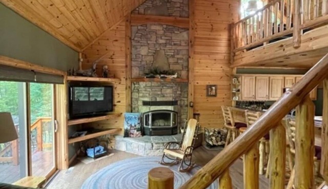 Wood Haven Lodge/Pets/Nelson Lake/Pontoon Rental