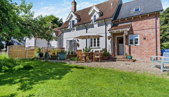 Wood Lodge - Two Bedroom House, Sleeps 4