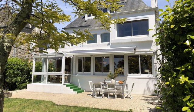 wood-panelled sailor's cottage a stone's throw from the port