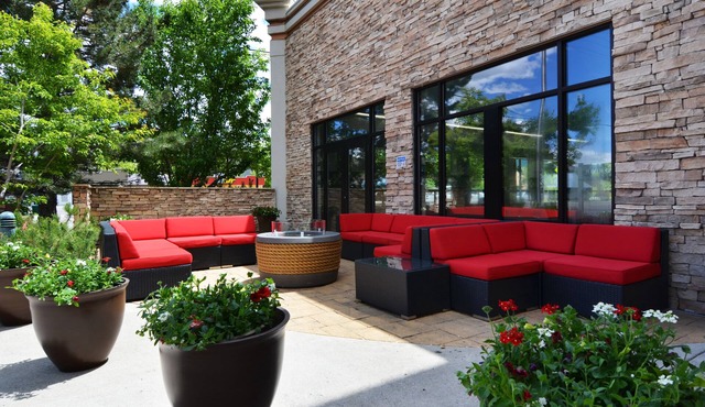 Wood River Inn & Suites