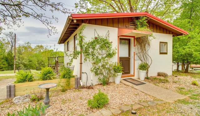 Wood’s Point Cottage w/Deck Near Norfork Lake!