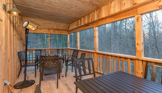 Wood-sided Cabin Near Biking Hiking Spots HOT TUB Backs up to GW National Forest