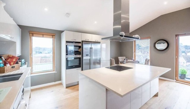 Woodbridge Penthouse