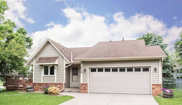 Woodbury Place 4 BR, close St Paul, Stillwater