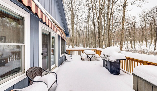 Wooded Country Home w/Spacious Deck in Farwell!