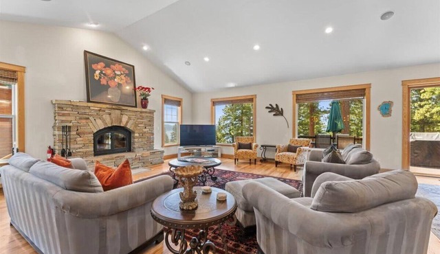 Wooded Escape in Tahoe Vista | Private Hot Tub