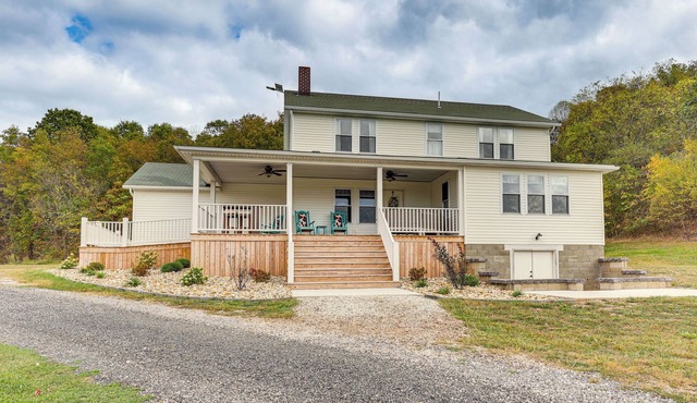 Wooded Escape w/Pond & Grill in Pleasant City!
