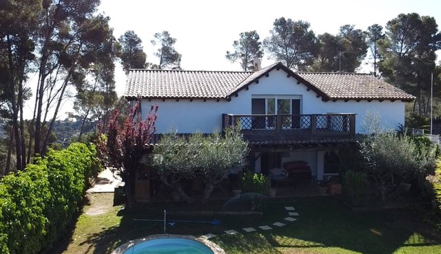 Wooded house 5 minutes from the beach in a quiet location