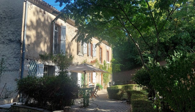 Wooded house five minutes from Lake Saint Ferreol