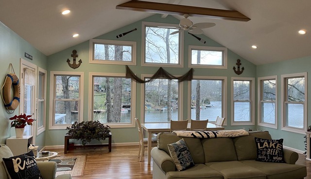 Wooded Lake Front Cottage On A Quiet Lake