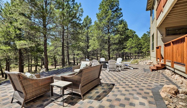 Wooded Patio Oasis! Group Getaway in Flagstaff