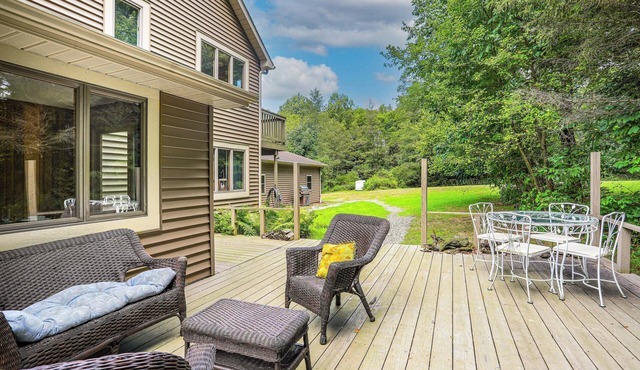 Wooded Retreat on 5 Acres: 6 Mi to Edinboro Lake!