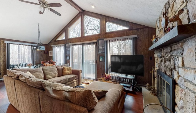 Wooded retreat with indoor pool, beach access, firepit & deck - near attractions