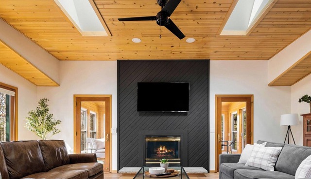 Wooded Retreat With Space for Everyone