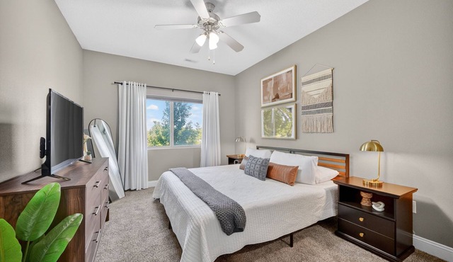Wooded Views | King Bed | No Stairs