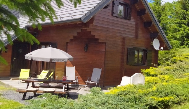 WOODEN CHALET + SPA "Les Ecureuils" N ° 1 (4 stars) LE MONT DORE / VIEW OF MOUNTAINS
