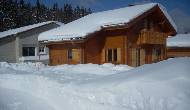 WOODEN CHALET to PREMANOM